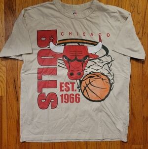 Chicago Bulls tshirt, great condition, adult Small